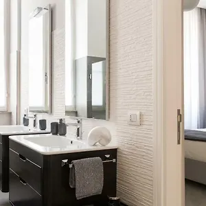 https://maison-letizia-roma.it-romehotels.com